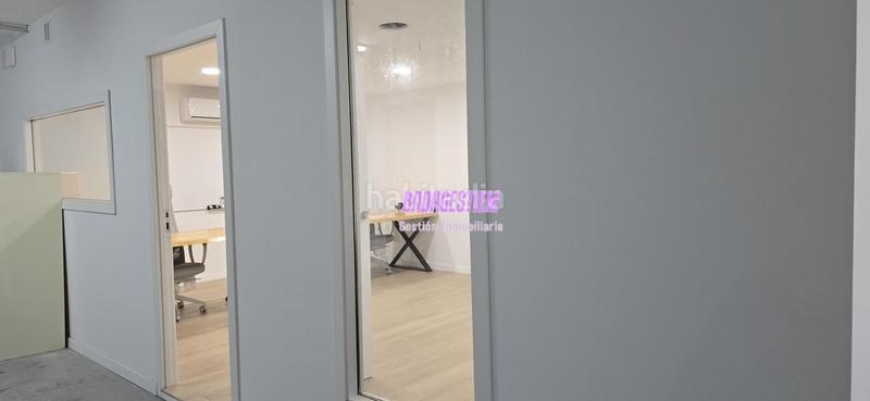 Foto 52654f4d-67ee-4140-836e-fa51cc61a824. Local comercial con aparcamiento para vehiculo en Badalona