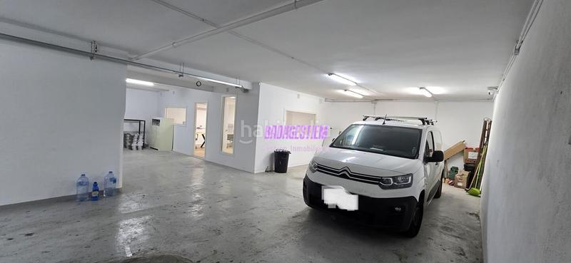 Foto 82b9183b-4bbb-477b-8a37-132a2802de35. Local comercial con aparcamiento para vehiculo en Badalona