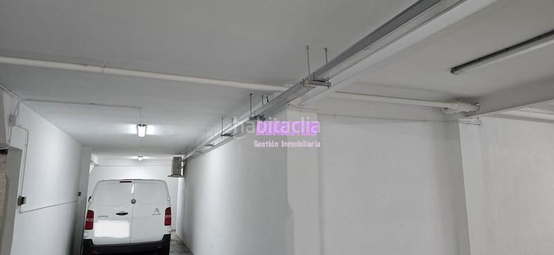 Foto b2b774d5-f6d7-48da-9155-6303b8937e6d. Local comercial con aparcamiento para vehiculo en Badalona