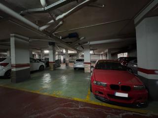 Parking voiture à Lloreda
