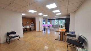 Location Bureau  Carrer arbres. Centro de badalona