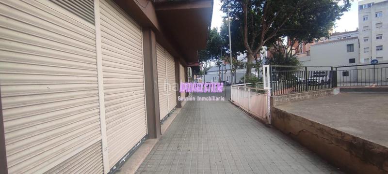 Foto 1276bb10-4d36-4602-bfbe-084d1225bd39. Alquiler local comercial junto al metro de Gorg en Badalona