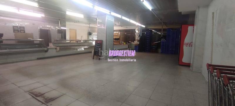 Foto 6670482c-b9ef-435f-86f4-9db0beb850b0. Alquiler local comercial junto al metro de Gorg en Badalona