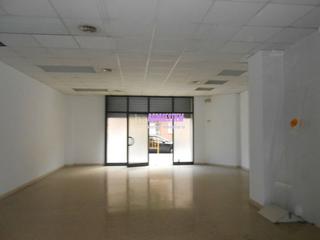 Business premise in Centre. Local comercial en el centro de badalona
