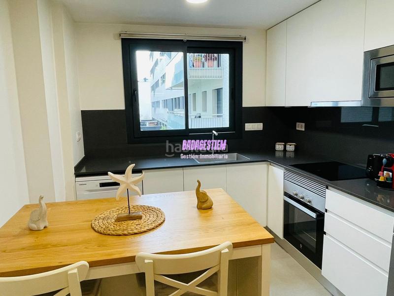 Foto 39a2577e-9e02-48c2-a059-f1a48647d110. Location appartement avec chauffage parking piscine dans Badalona