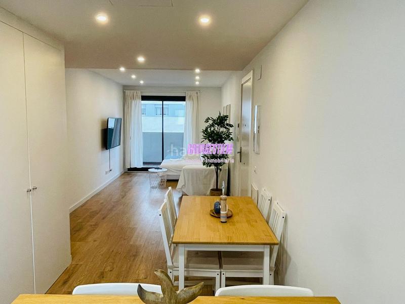 Foto aac7e273-ca70-4f2b-88e3-0e23bd8b5e8f. Rent flat with heating parking pool in Port Badalona