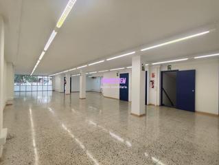 Local Comercial  Avenida avinguda del president companys, 112. Oportunidad nica en el centro de badalona