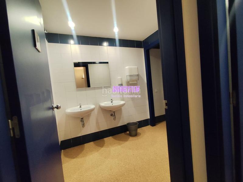 Foto 0e56a7fb-f342-49da-aa5d-a8f87cf6c9f2. Local comercial oportunidad única en el centro en Badalona