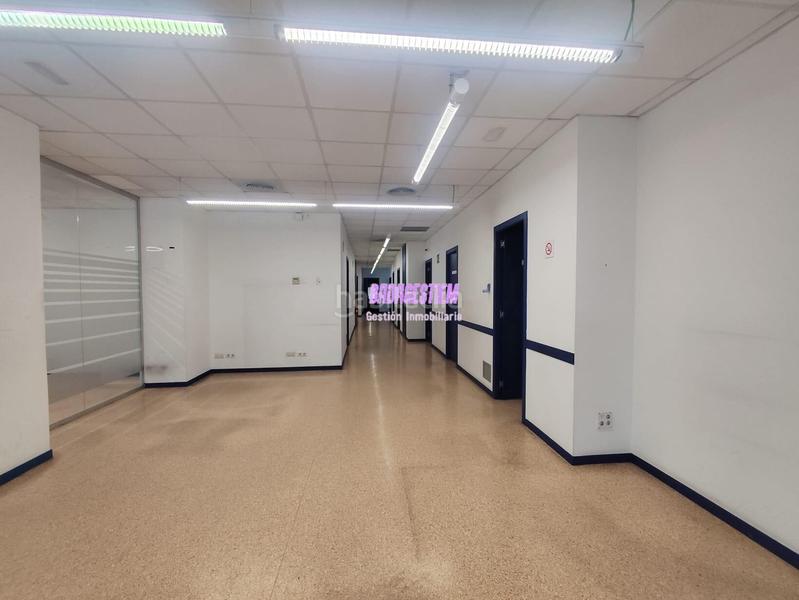 Foto 7f648b5c-3a2b-42e7-bc11-03b78f71fd3e. Local comercial oportunidad única en el centro en Badalona