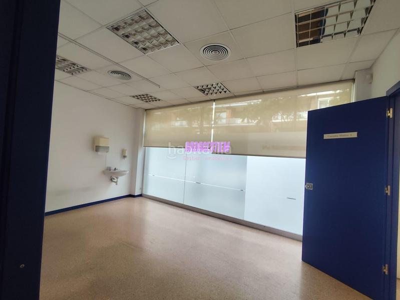 Foto 9bc3c3a7-99e1-4e6e-88ce-c84013192503. Local comercial oportunidad única en el centro en Badalona