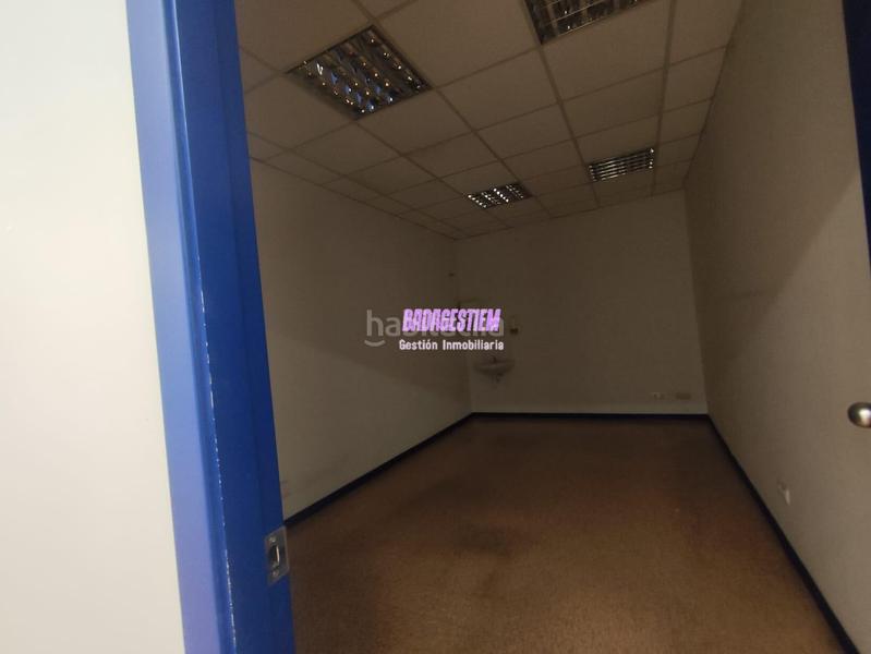 Foto c833b146-accf-40b2-a17d-f7888d38979b. Local comercial oportunidad única en el centro en Badalona