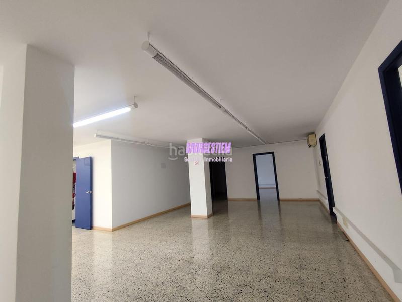 Foto c9a59a13-48f8-4539-94bd-8d2249749699. Local comercial oportunidad única en el centro en Badalona