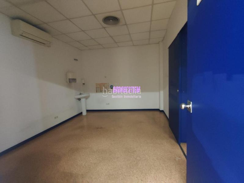 Foto cd11e672-915e-4645-85ef-dae866a9d6e7. Local comercial oportunidad única en el centro en Badalona