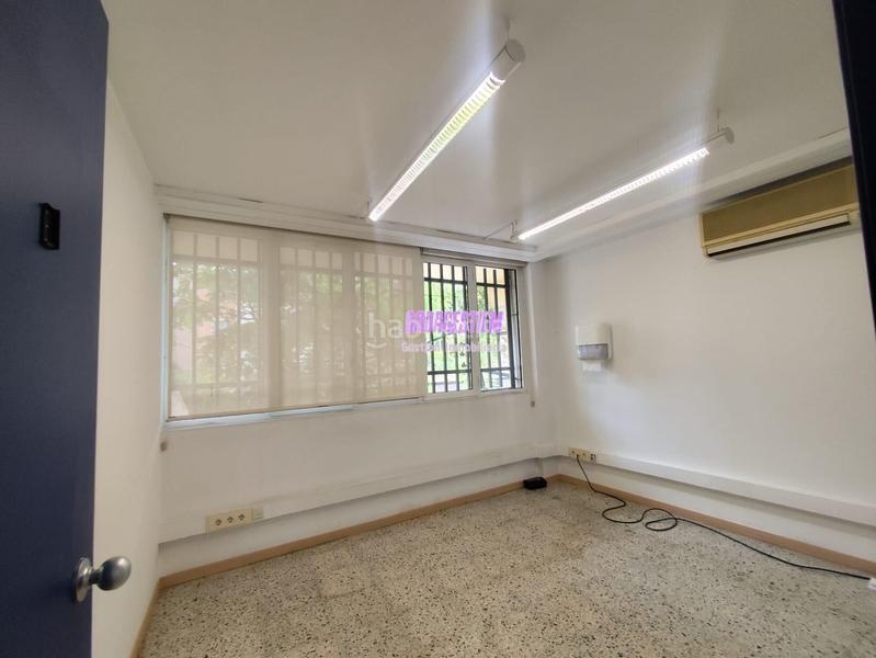 Foto fee122f0-6536-45ab-885c-6a42ed23e9d7. Local comercial oportunidad única en el centro en Badalona