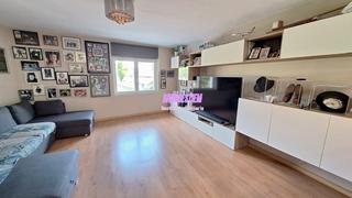 Appartement à La Salut. Junto al centro comercial magic