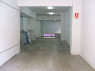 Lloguer Local Comercial a Progrés - Pep Ventura. Con vado y entrada de vehículo