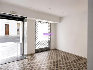 Local Comercial en Carrer CANONGE BARANERA