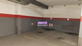 Aparcament cotxe  Carrer guifre. Parking en el centro de badalona para coche mediano