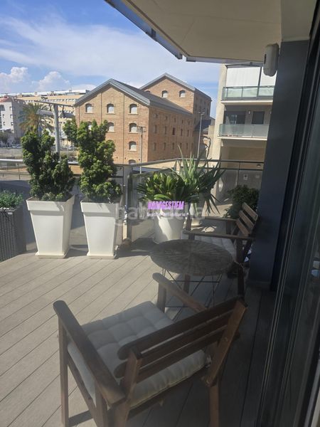 Foto 214ff351-f0b0-4e72-8105-b06d1c3ef68c. Pis amb aparcament piscina a Port Badalona