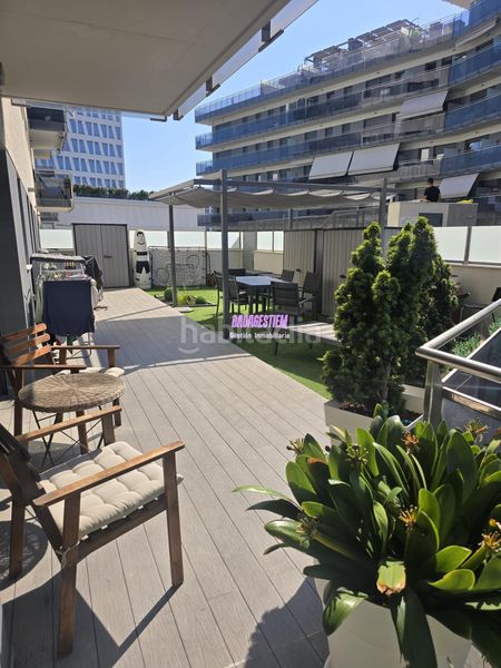 Foto 8ec37213-4b19-472a-95d4-fcd7a631b17a. Pis amb aparcament piscina a Port Badalona