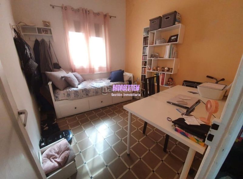 Foto a71e9558-4951-4107-a238-8de88609a1a3. Casa adossada a Centre Badalona