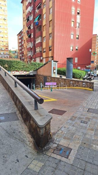 Foto 4c276ae7-5acf-4bc8-bd89-3ba60c1a487d. Aparcament cotxe a Llefià Badalona