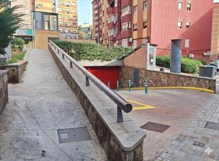 Aparcament cotxe a Avenida AMERICA