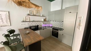 Rent Studio in Centre. Estudio en el casco antiguo de badalona