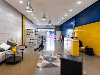 Miete Fabrikhalle in Montigalà. Amplia nave comercial en alquiler en montigala