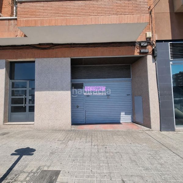 Foto 6a90f6a7-5d81-48c2-8d4a-bf1b57d1fad2. Affitto posto auto in Puigfred Badalona