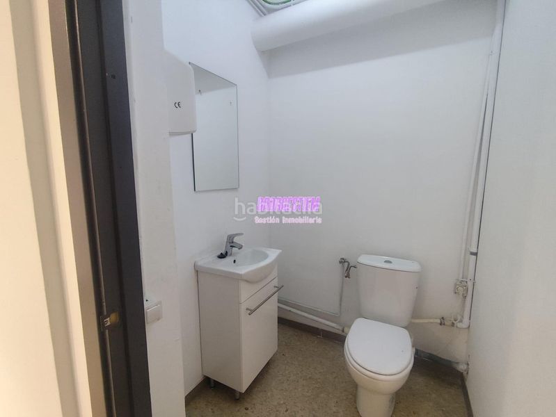 Foto 45153c71-93ac-4753-8d0d-8bf00a9e8188. Local comercial a Puigfred Badalona