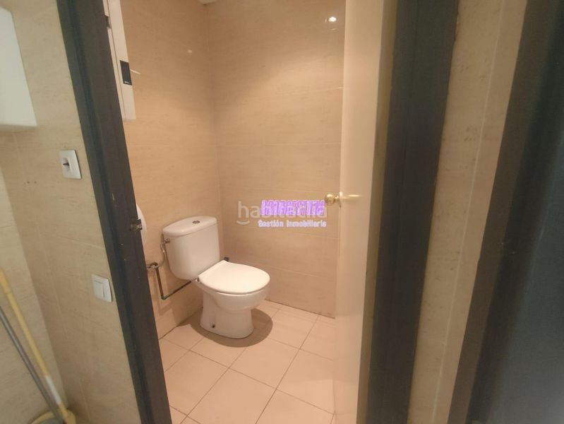 Foto 521abf17-d7c4-48a8-988b-4541ef1bfd2d. Local comercial a Puigfred Badalona
