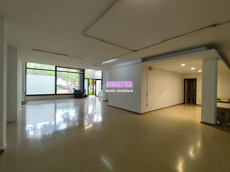 Foto 794ca4a0-5bde-4e7d-9cfa-55f8336dba27. Local comercial a Puigfred Badalona