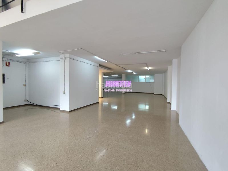 Foto b89967f3-b313-40b4-b1f7-f7e95da3f0a2. Local comercial a Puigfred Badalona
