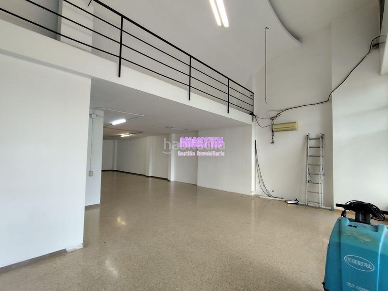 Foto bf1e5e49-85b5-4666-9d39-dad5070624dd. Local comercial a Puigfred Badalona