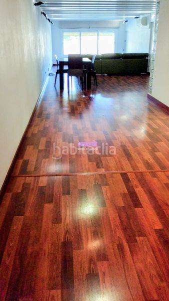 Foto 4f732242-c9b2-4a40-93e2-2a183b9c115f. Estudi a Centre Badalona