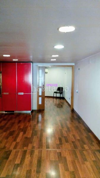 Foto b0cdfaef-8ee4-42b1-a278-46608173a151. Estudi a Centre Badalona