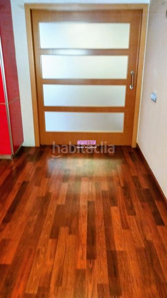 Foto b443af05-4648-4b59-a794-923294f701df. Estudi a Centre Badalona