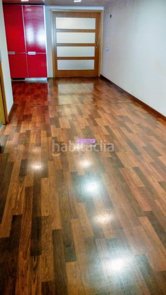 Foto cdb586c8-254f-4ce5-ae67-11fdc3a9cb86. Estudi a Centre Badalona