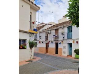 Casa  N/a. Casa con encanto andaluz con 4 habitaciones en el corazón de est