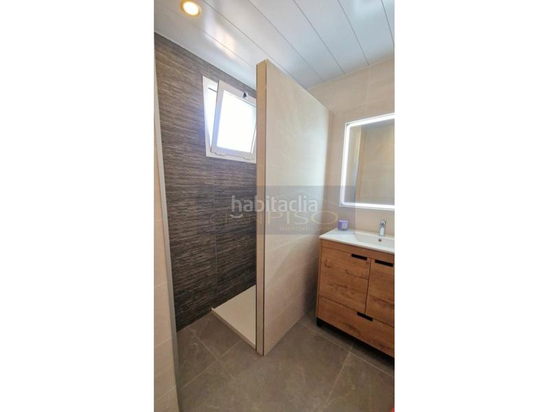 Foto 46f5843d-563f-4cbf-a880-e2f2096b7550. Planta baja moderna planta baja recién reformada, 2 habitaciones y terrazas a 2 km de la playa en Manilva