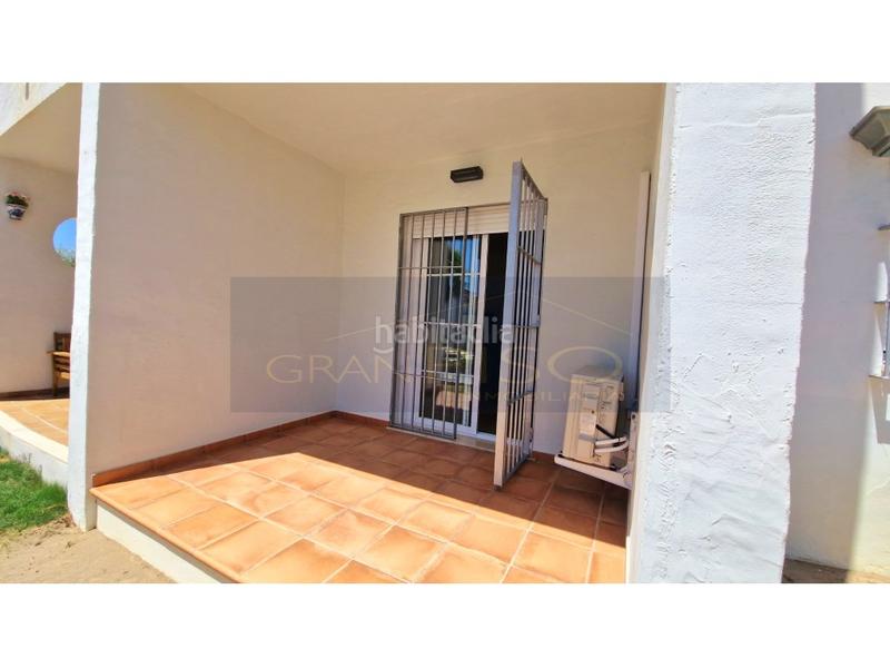 Foto 49cdd688-bc04-46bf-b142-6bdcf650c497. Planta baja moderna planta baja recién reformada, 2 habitaciones y terrazas a 2 km de la playa en Manilva