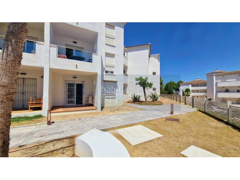 Foto 8e6f0c98-bb8c-4ba0-83fe-bbb9007a941c. Planta baja moderna planta baja recién reformada, 2 habitaciones y terrazas a 2 km de la playa en Manilva