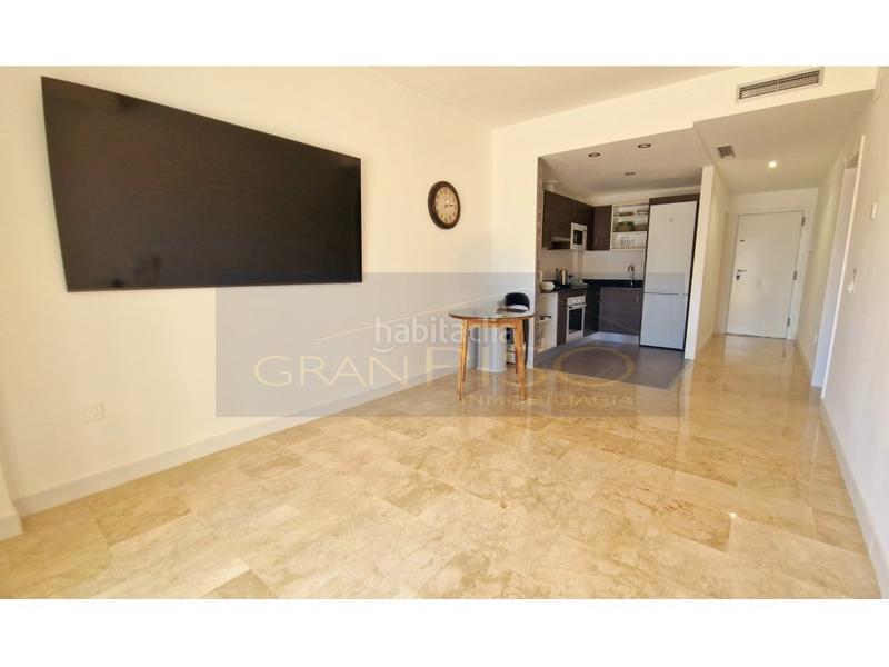 Foto e0f620ce-50ce-498d-afe0-f4b27d589b8a. Planta baja moderna planta baja recién reformada, 2 habitaciones y terrazas a 2 km de la playa en Manilva