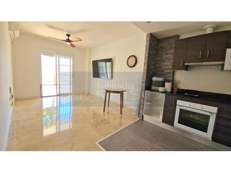 Foto e693dea2-613b-40f3-b342-fc38c41a5e63. Planta baja moderna planta baja recién reformada, 2 habitaciones y terrazas a 2 km de la playa en Manilva