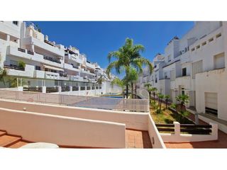 Planta baixa  Calle argentina. Amplia planta baja de 3 habitaciones y terraza al lado de golf v