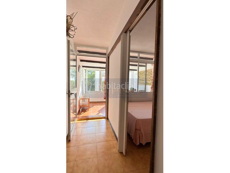 Foto 18a7805e-2d78-4335-afba-10e2f454ba36. Dúplex  de 2 habitaciones y licencia turística a 500 metros de la playa en Estepona