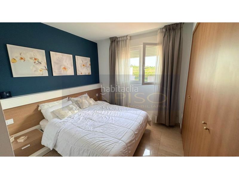 Foto 69d4007a-acb0-4c6c-adab-cb177ad30519. Apartamento precioso apartamento con licencia turística y amplia terraza con vistas al mar en Manilva