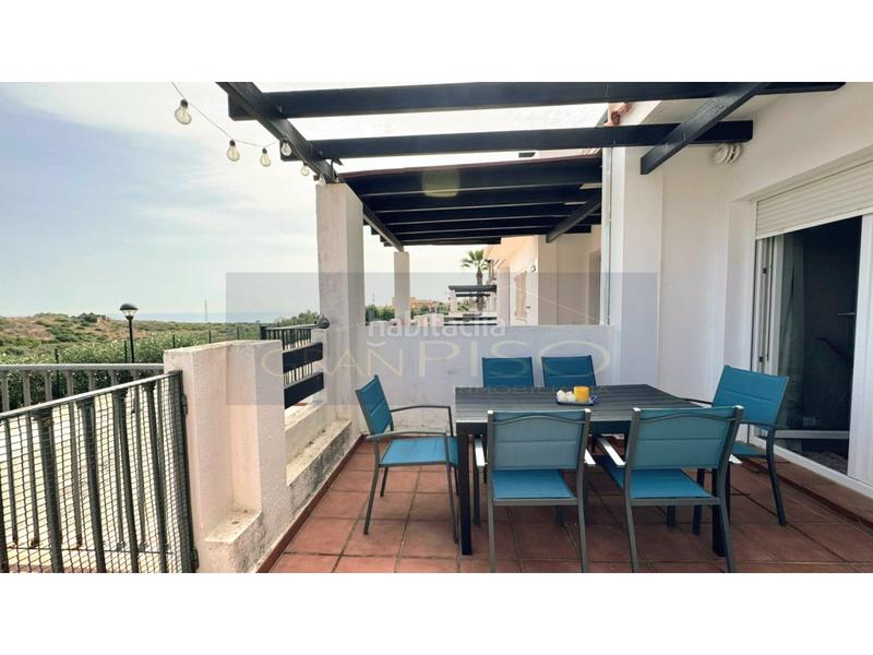Foto b966ab5c-af60-4bf8-8589-4441e9f97e7e. Apartamento precioso apartamento con licencia turística y amplia terraza con vistas al mar en Manilva
