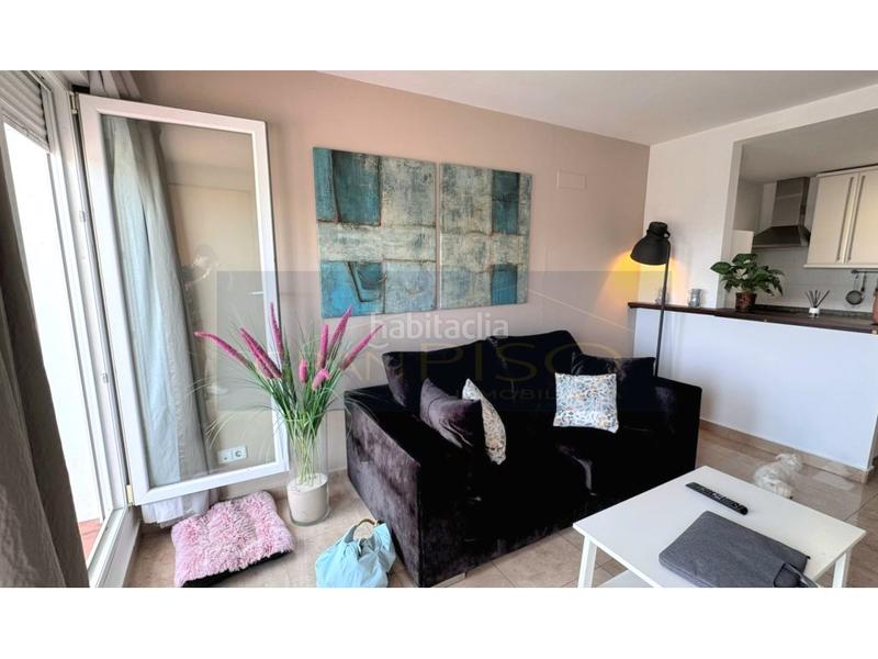 Foto c43f1303-b76b-4a9f-a849-d78e85f91685. Apartamento precioso apartamento con licencia turística y amplia terraza con vistas al mar en Manilva
